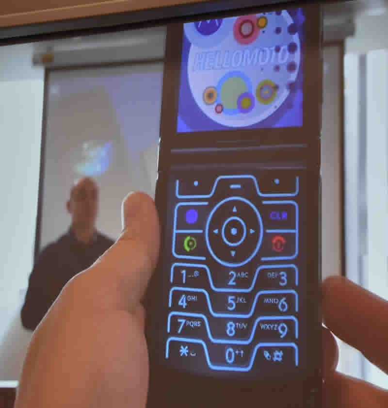New RAZR showing old RAZR keyboard 